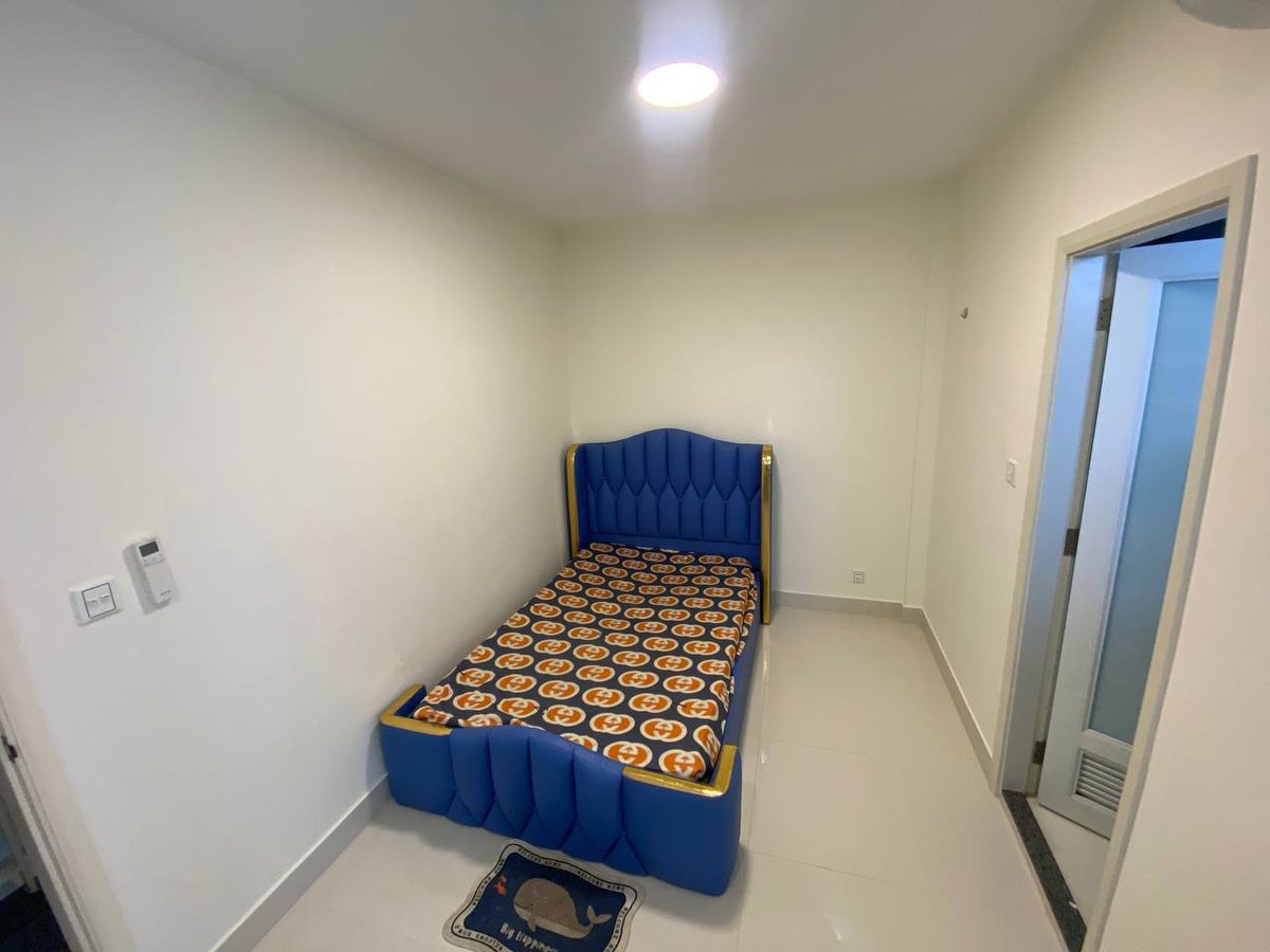 位于一号路炳发集团项目,联排别墅出租,建筑面积4.2x10米