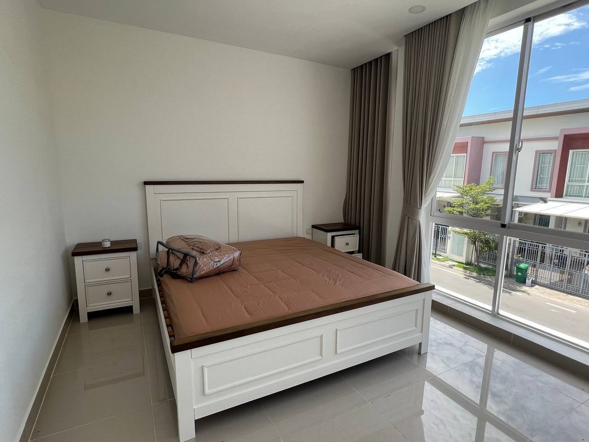 6A号路奥凯德小区联排别墅招租 月租$650家具齐全