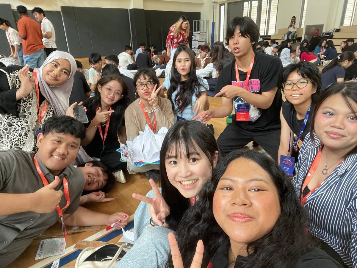 皇家金边大学5名学生赴新加坡参加亚洲本科生研讨会