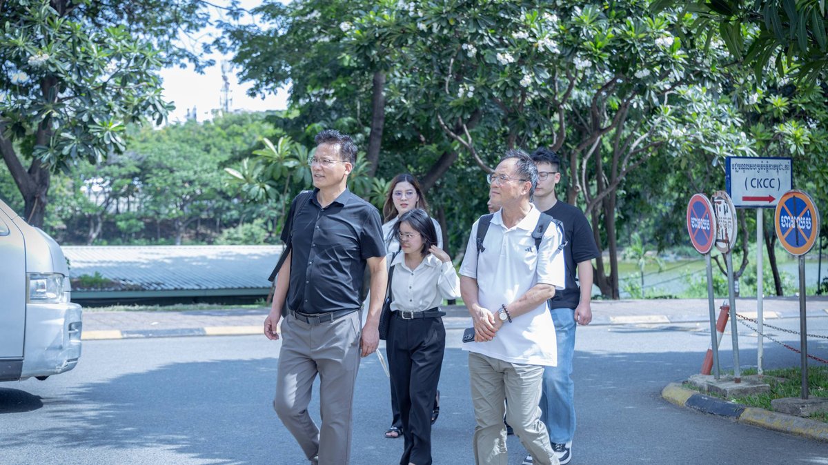 广东粤海飞扬教育科技公司到访皇家金边大学 探讨留学生交换