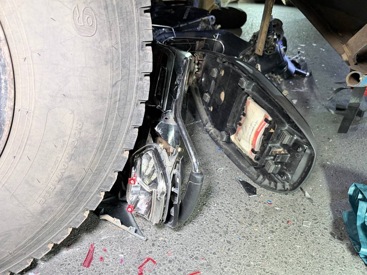 德普潘路口发生严重车祸 汽车撞摩托车致一人死亡