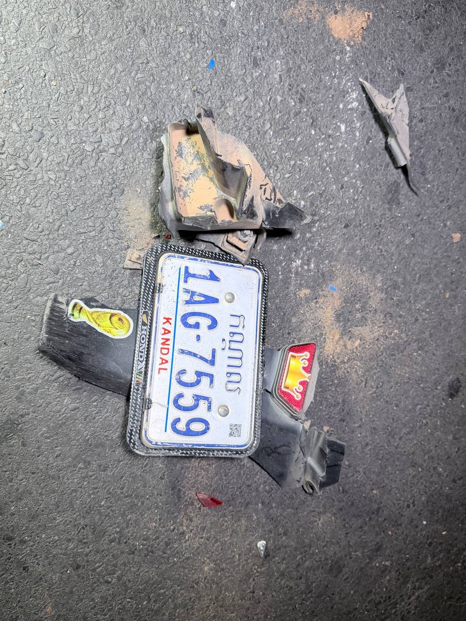 德普潘路口发生严重车祸 汽车撞摩托车致一人死亡