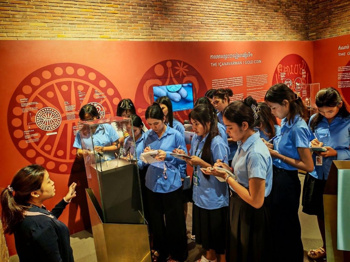 皇家金边大学语言学系参观博物馆 探索柬法文化