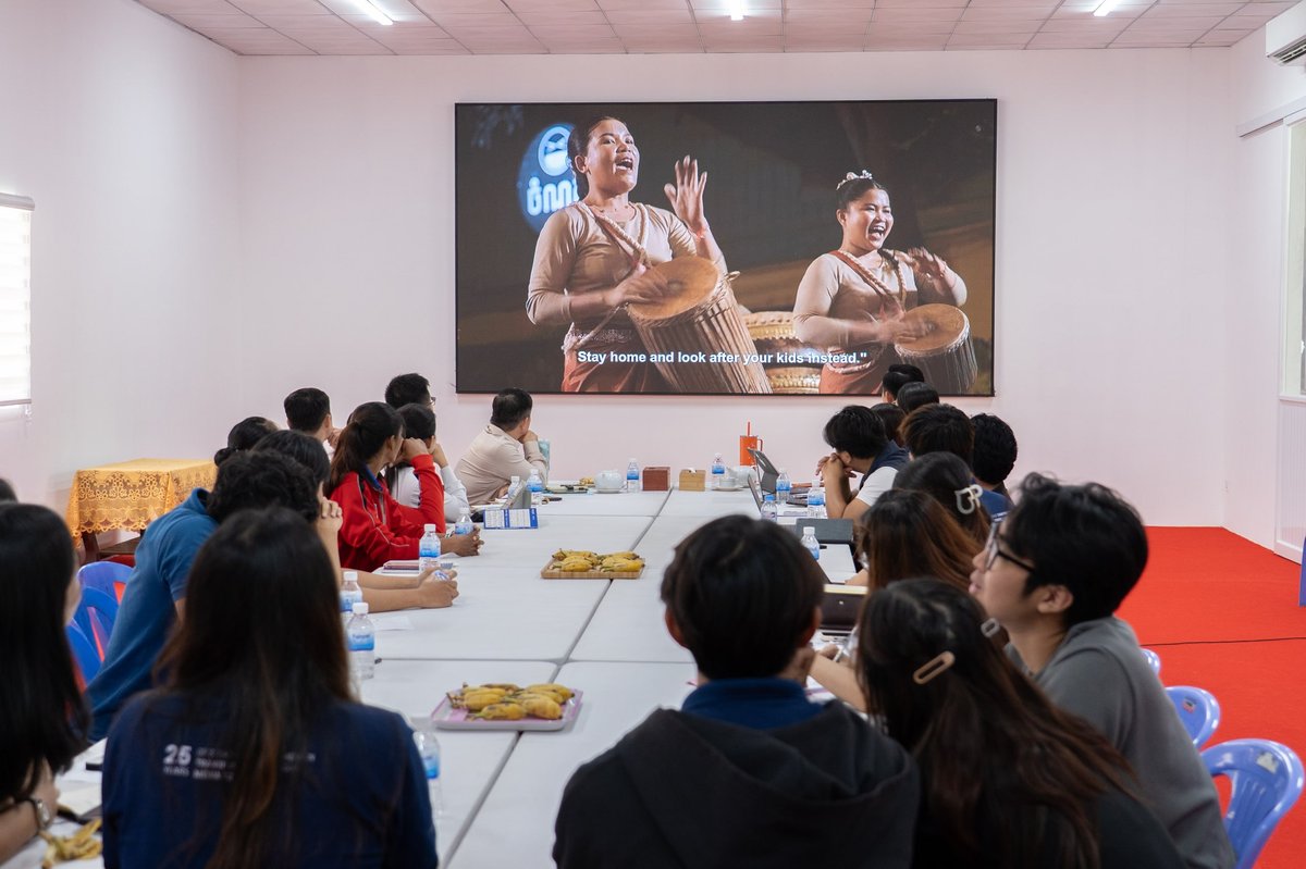 皇家金边大学媒体系携手洪玛尼基金会 拍摄残疾人运动员纪录片