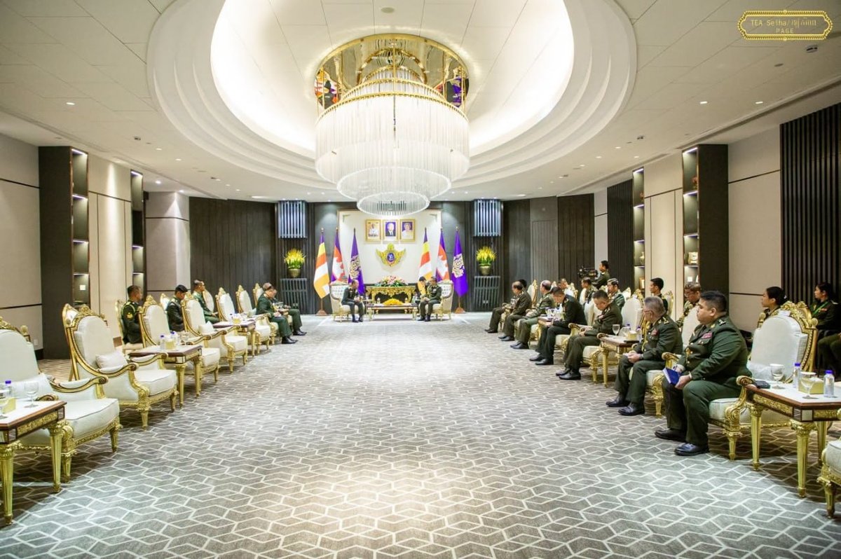 狄西哈会见马来西亚武装部队总司令 强化双边防务合作