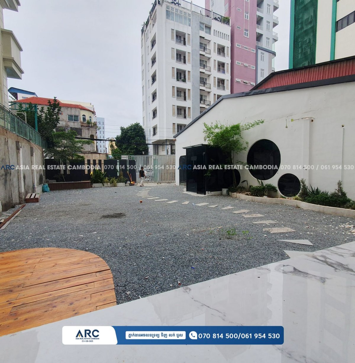 俄罗斯市场核心地段咖啡馆招租,土地面积16m x 25m,配