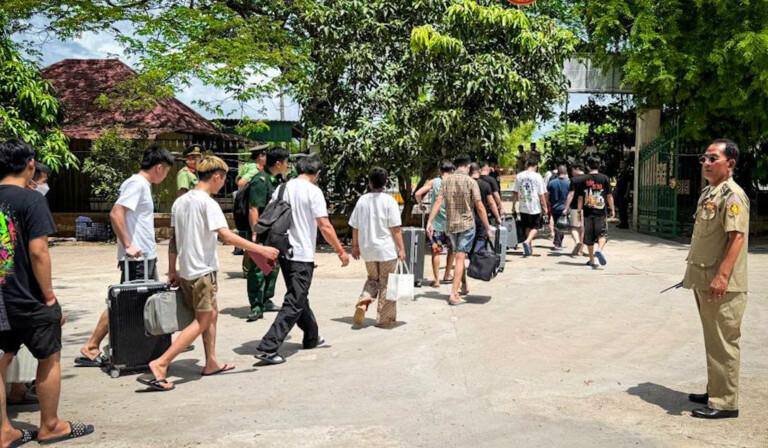 柬埔寨移民总局驱逐45名越南籍非法人员 涉毒及诈骗