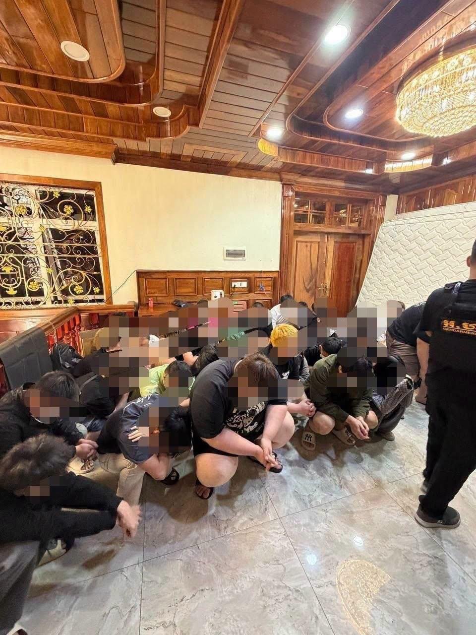 西港警方突查电诈窝点 73名中国人被捕移交法院