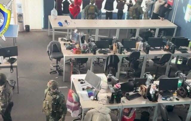 乌干达突击抓捕1000余名涉诈人员 多为中国公民