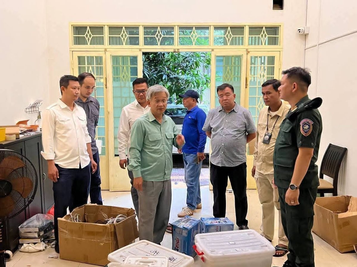 木牌突击查处可疑地点 查获大量设备并抓获多人
