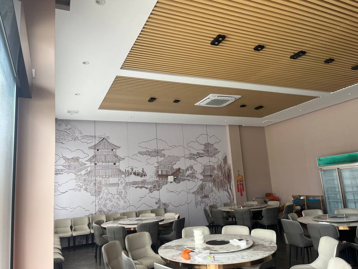 西港全新装修店铺低价转让 设施齐全可直接经营