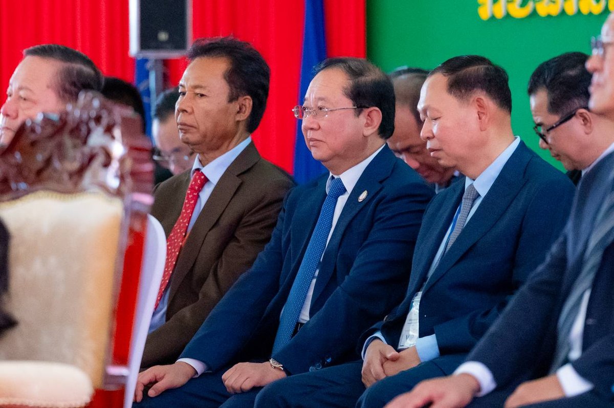 洪玛奈出席为了孩子的微笑组织30周年庆典及毕业典礼
