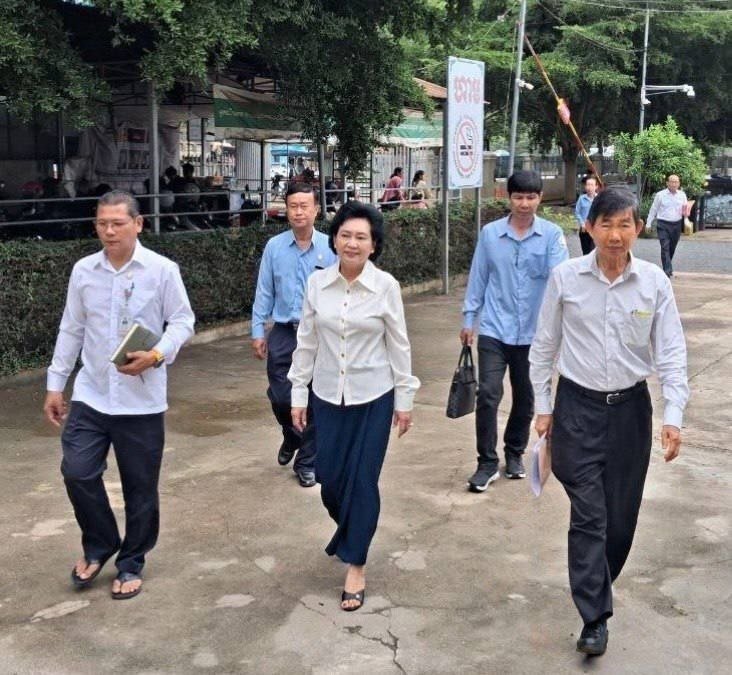 卫生部高层巡视干拉省医院 强化医疗服务质量与行政管理