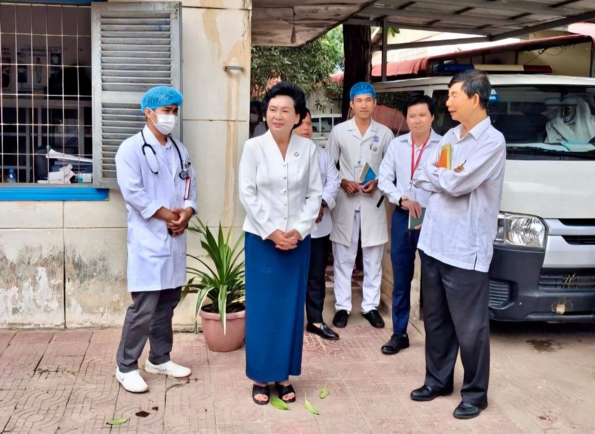 卫生部高层巡视干拉省医院 强化医疗服务质量与行政管理