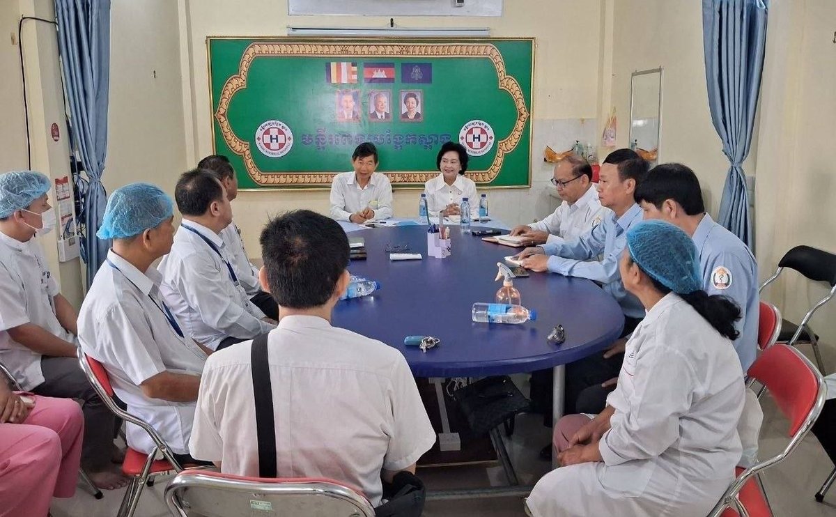 卫生部高层巡视干拉省医院 强化医疗服务质量与行政管理