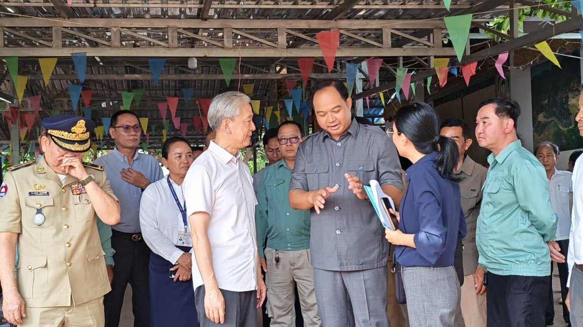 中国驻柬大使汪文斌赴柏威夏省慰问受灾民众