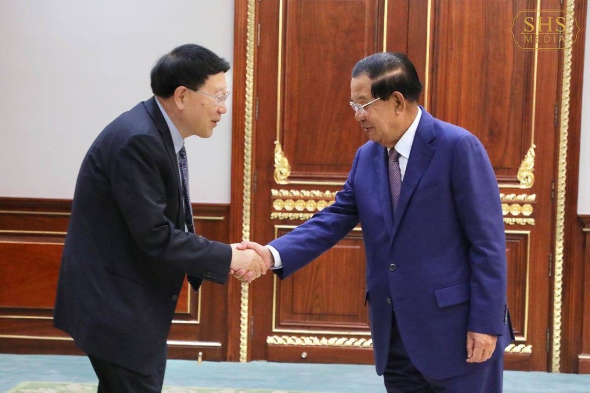 洪森会见中国外交学院院长高飞 探讨外交人才培养