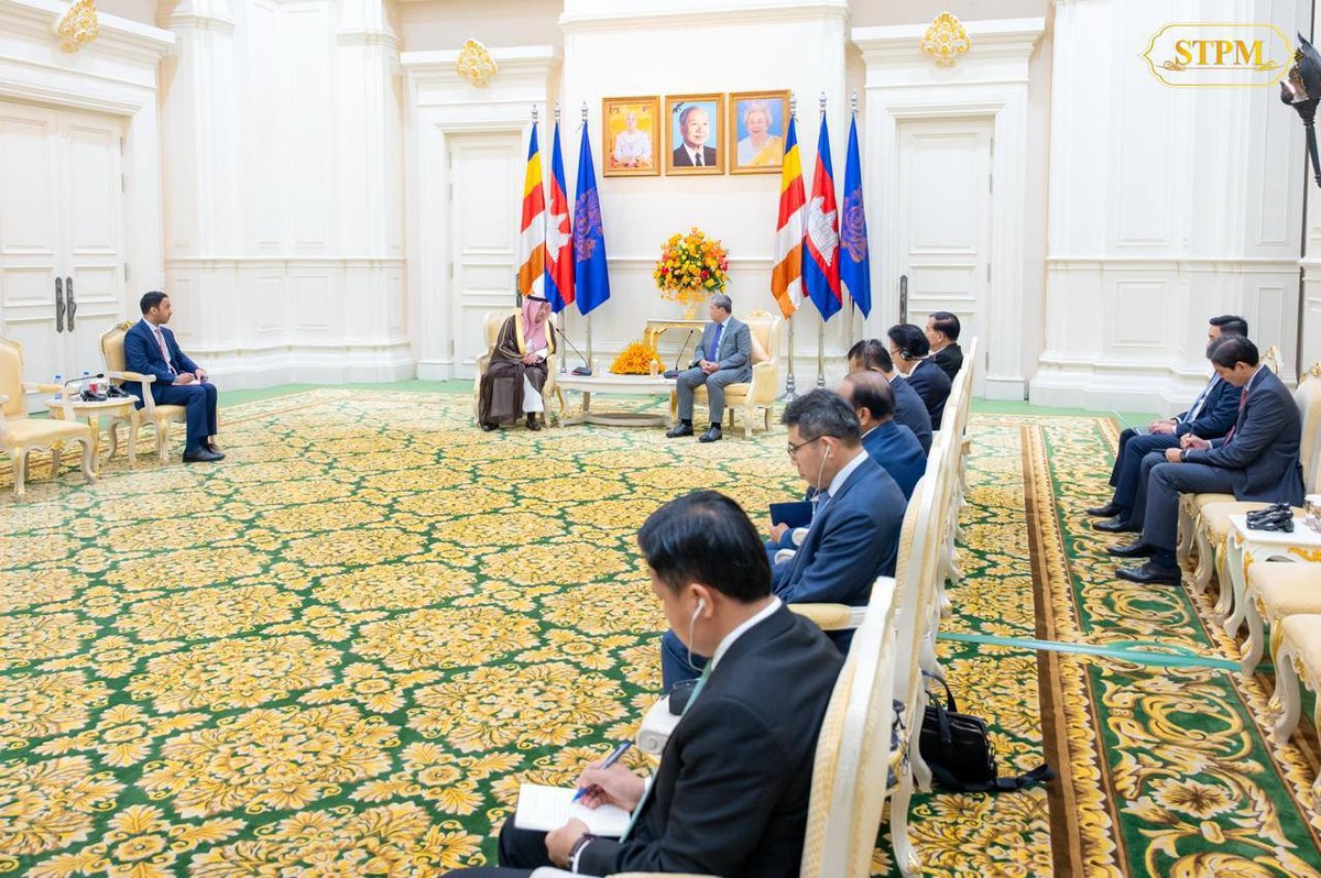 柬埔寨首相洪玛奈会见沙特阿拉伯驻柬大使Thamer Moha