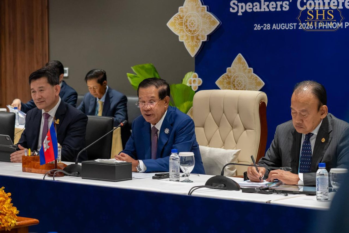 洪森在金边会见俄罗斯联邦委员会副主席科萨切夫