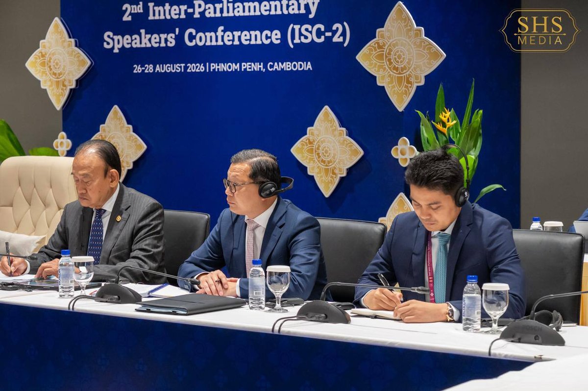 洪森在金边会见俄罗斯联邦委员会副主席科萨切夫