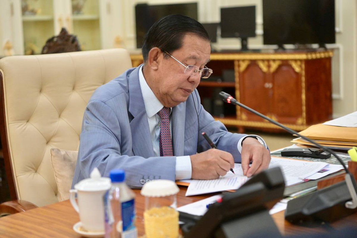 洪森与阿塞拜疆议长视频会谈 推动议会外交