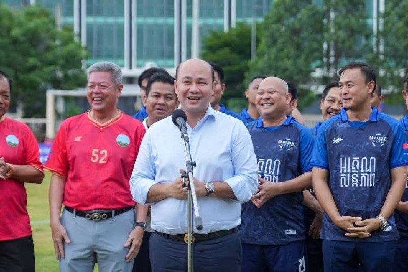 洪玛尼出席干拉省慈善足球赛 助力当地弱势群体