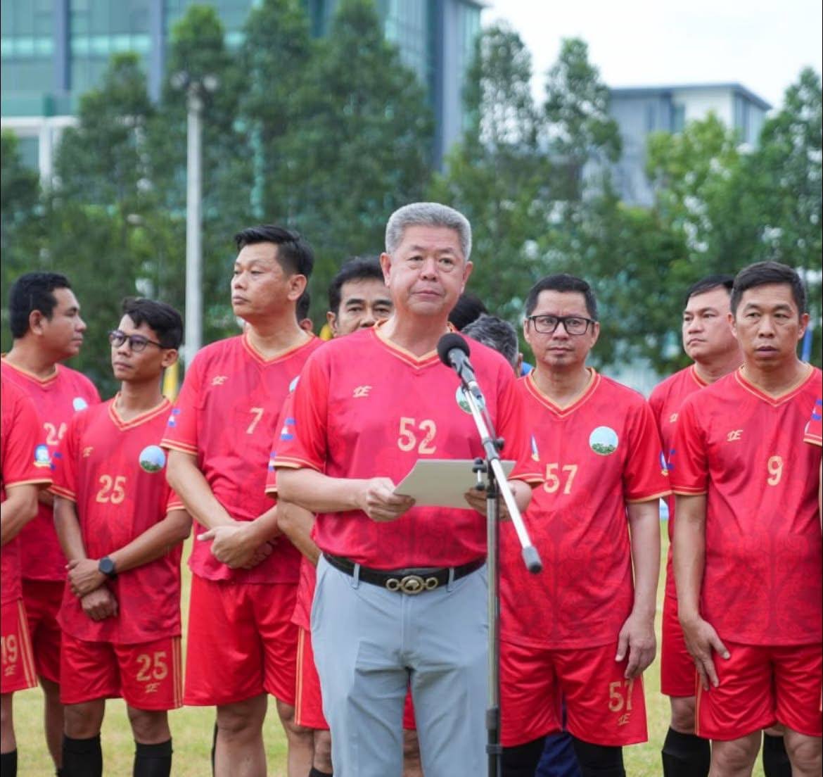 洪玛尼出席干拉省慈善足球赛 助力当地弱势群体