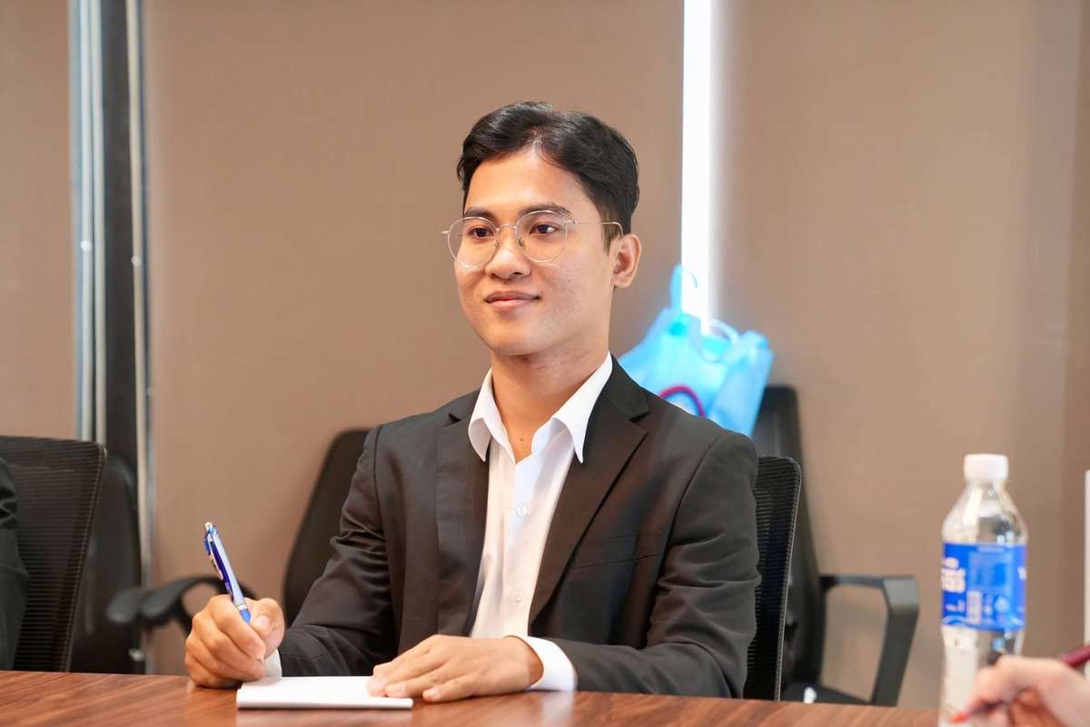 洪玛尼代表与赴华留学生座谈 助力中柬教育人才交流