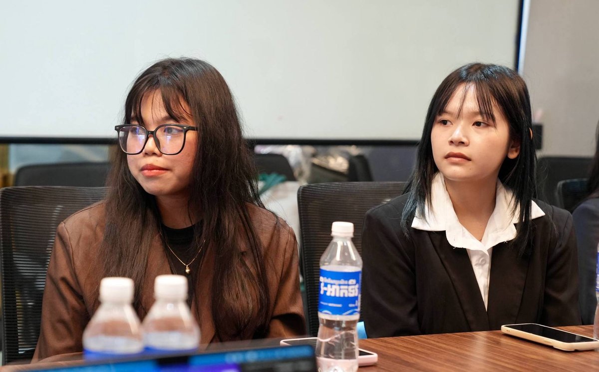 洪玛尼代表与赴华留学生座谈 助力中柬教育人才交流