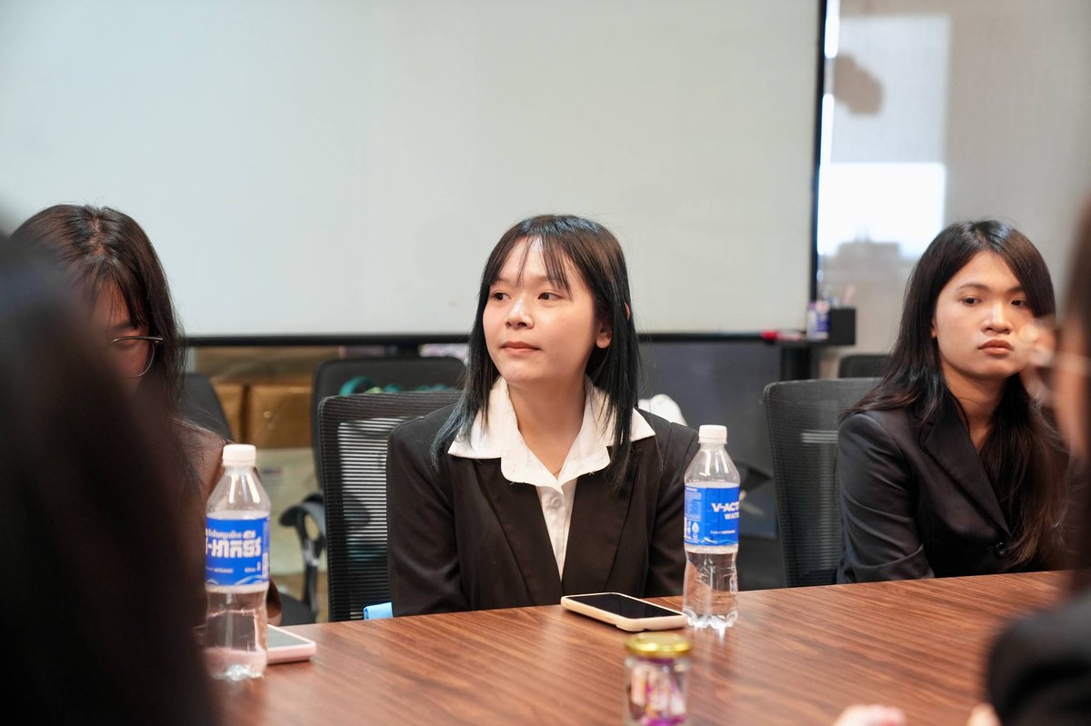 洪玛尼代表与赴华留学生座谈 助力中柬教育人才交流