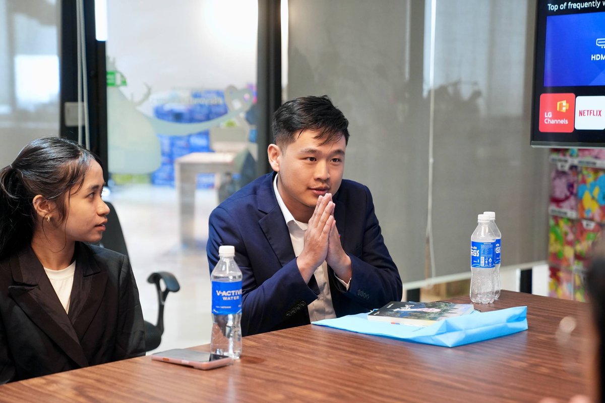 洪玛尼代表与赴华留学生座谈 助力中柬教育人才交流