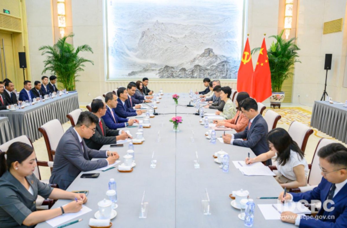 中联部副部长孙海燕会见柬埔寨奉辛比克党代表团