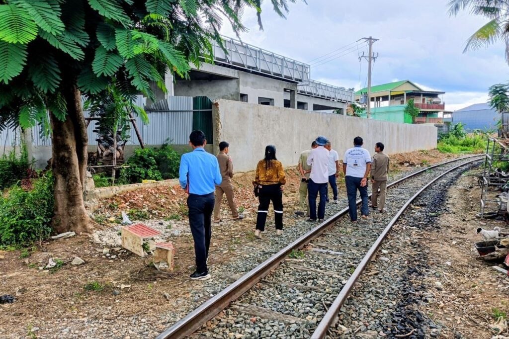 马德望铁路沿线违建加油站 矿产能源厅介入调查