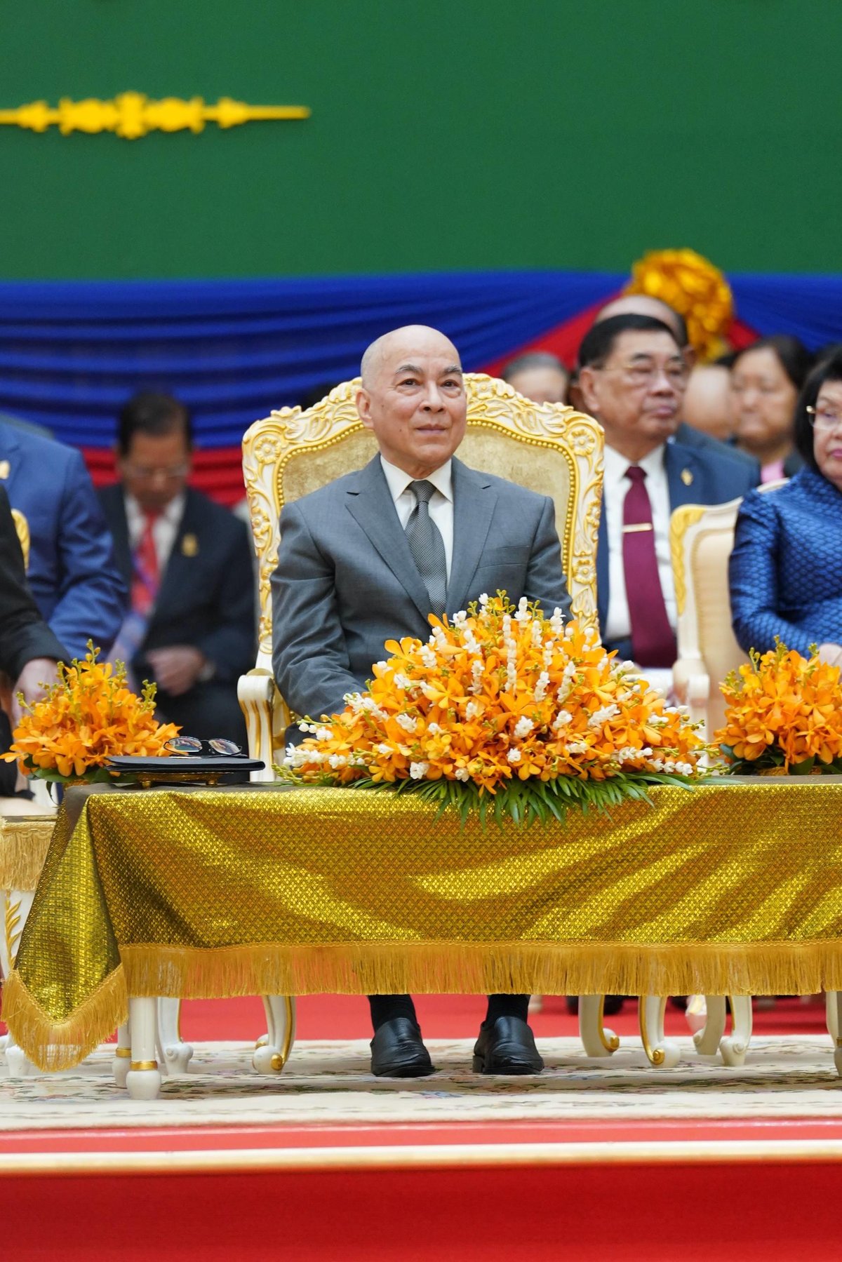 西哈莫尼国王出席参议院新大楼启用仪式并致辞