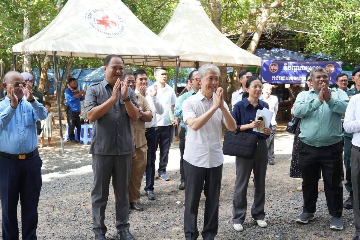 中国驻柬大使汪文斌赴柏威夏省慰问受灾民众