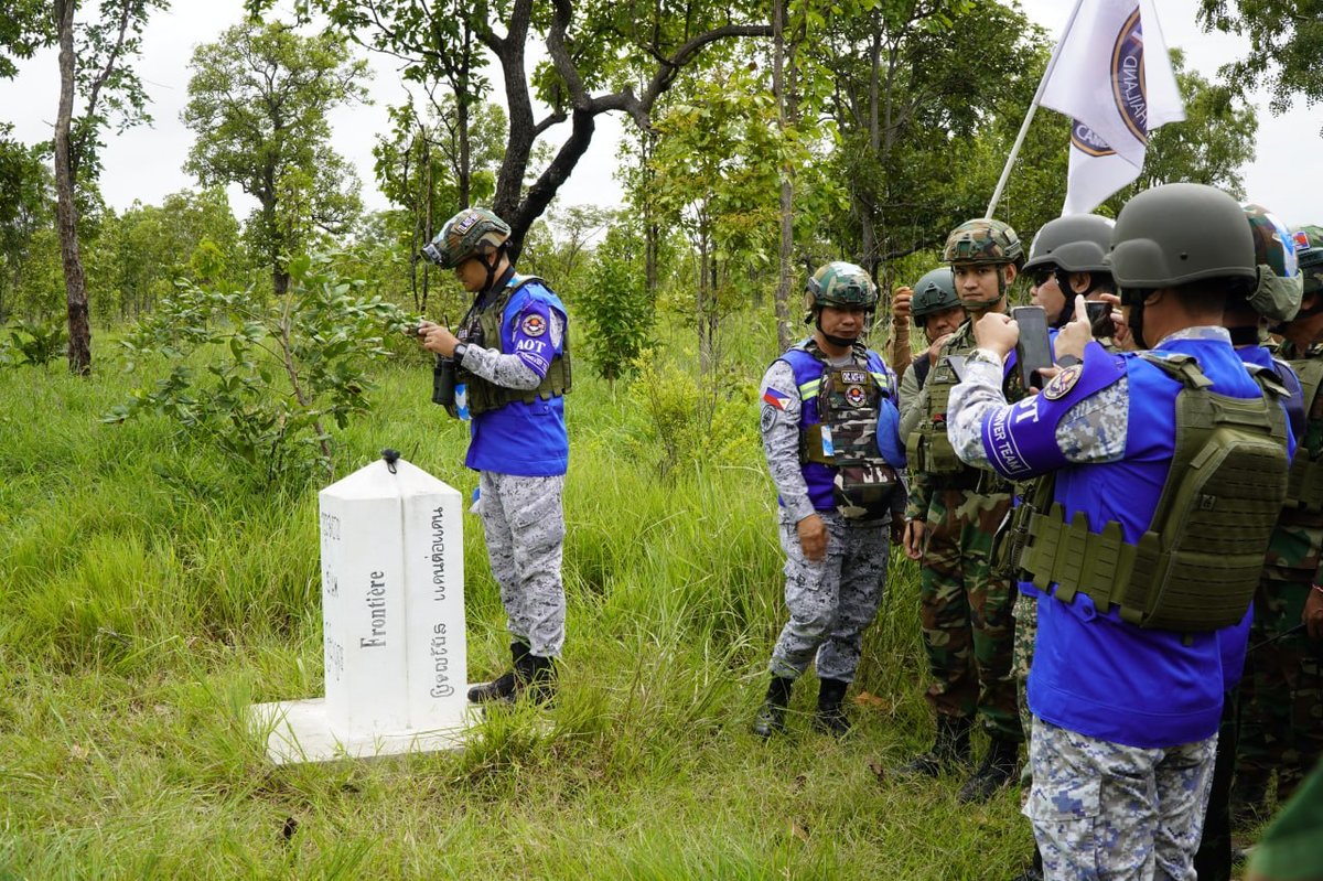 东盟观察团赴柬泰边境37号界碑实地考察