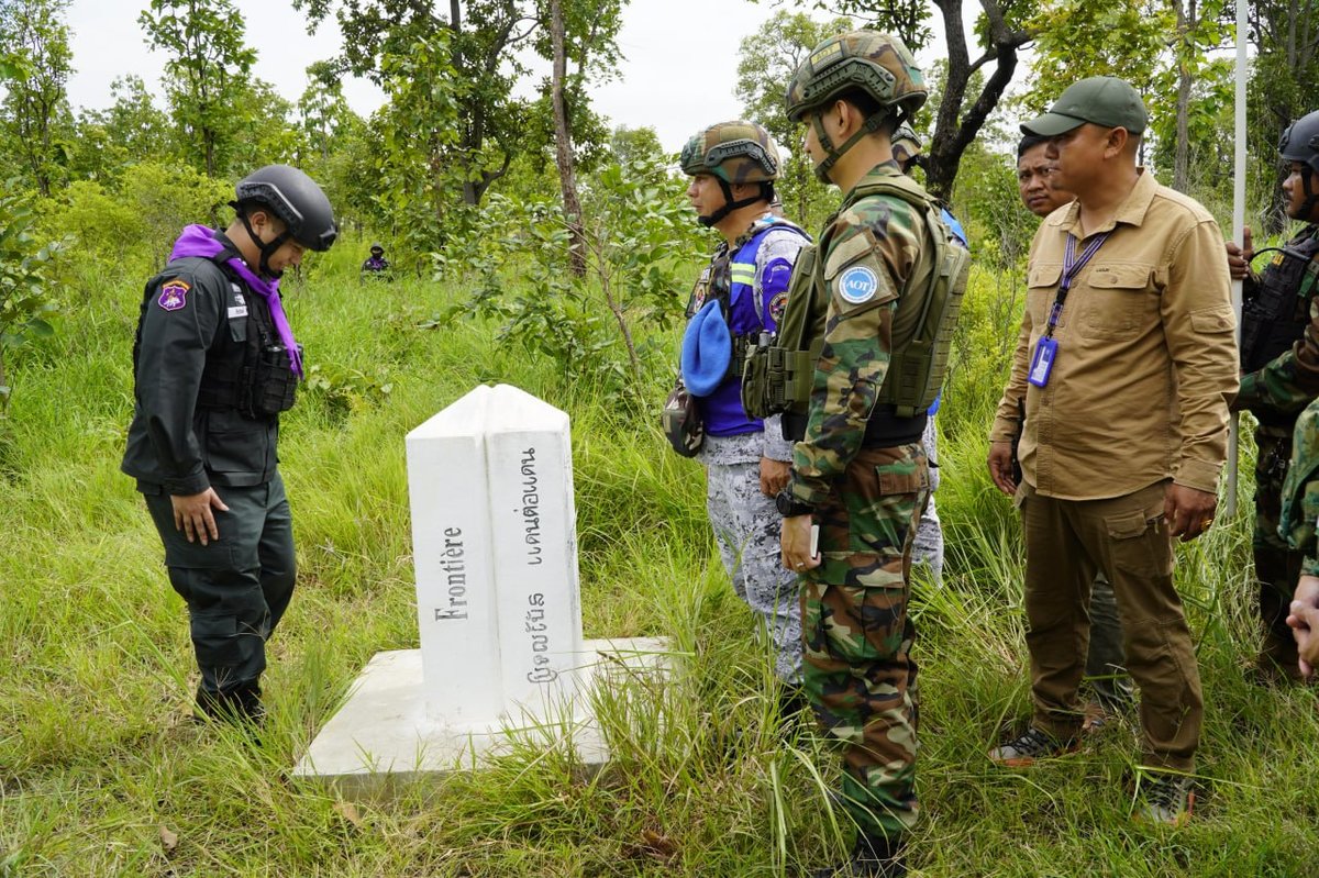 东盟观察团赴柬泰边境37号界碑实地考察