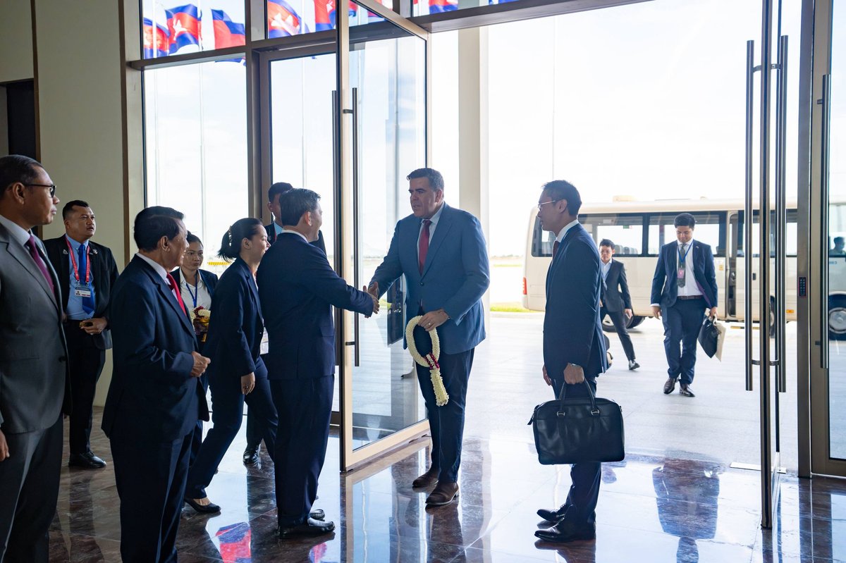澳大利亚议长Milton Dick率团抵达金边,出席在金边举