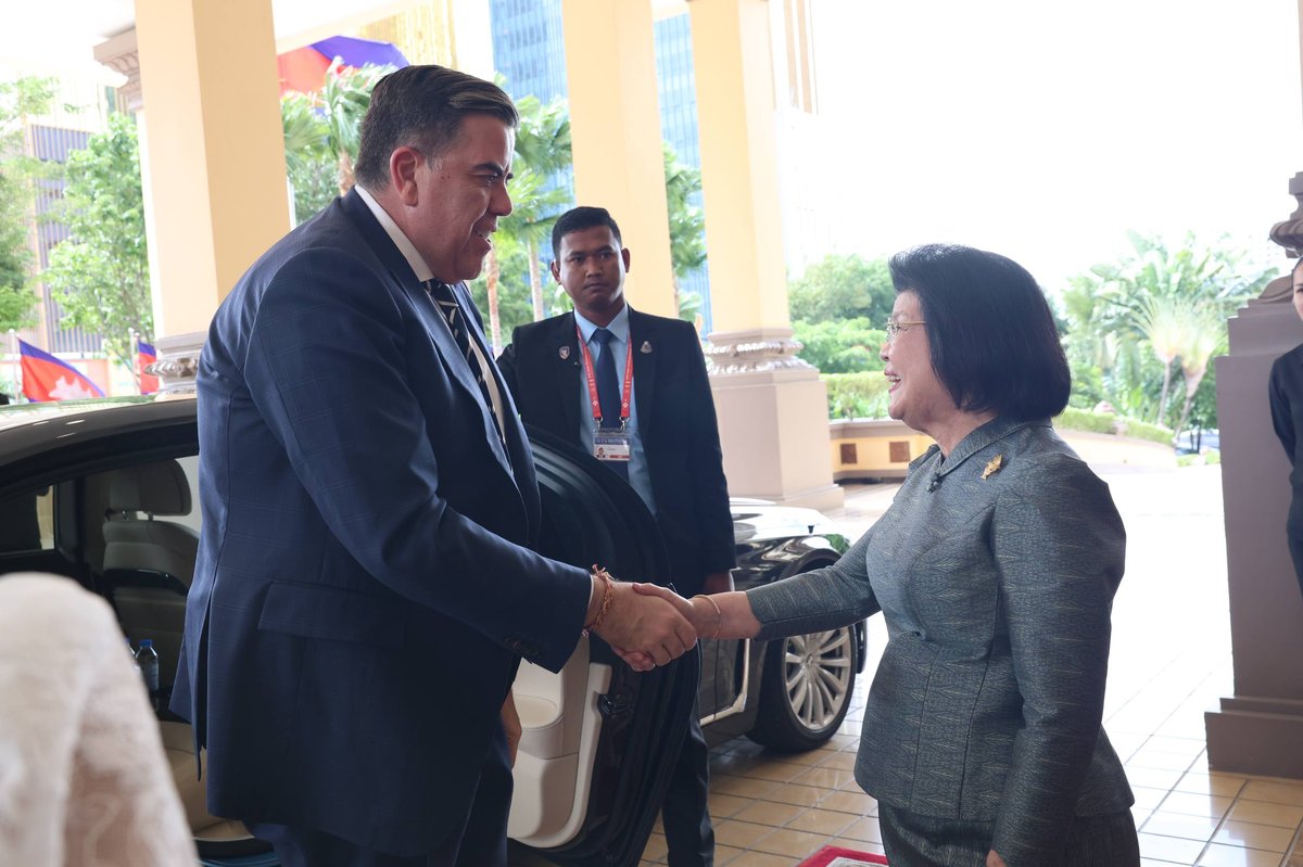 柬埔寨议会主席在金边会见澳大利亚议会主席,双方就加强双边议会