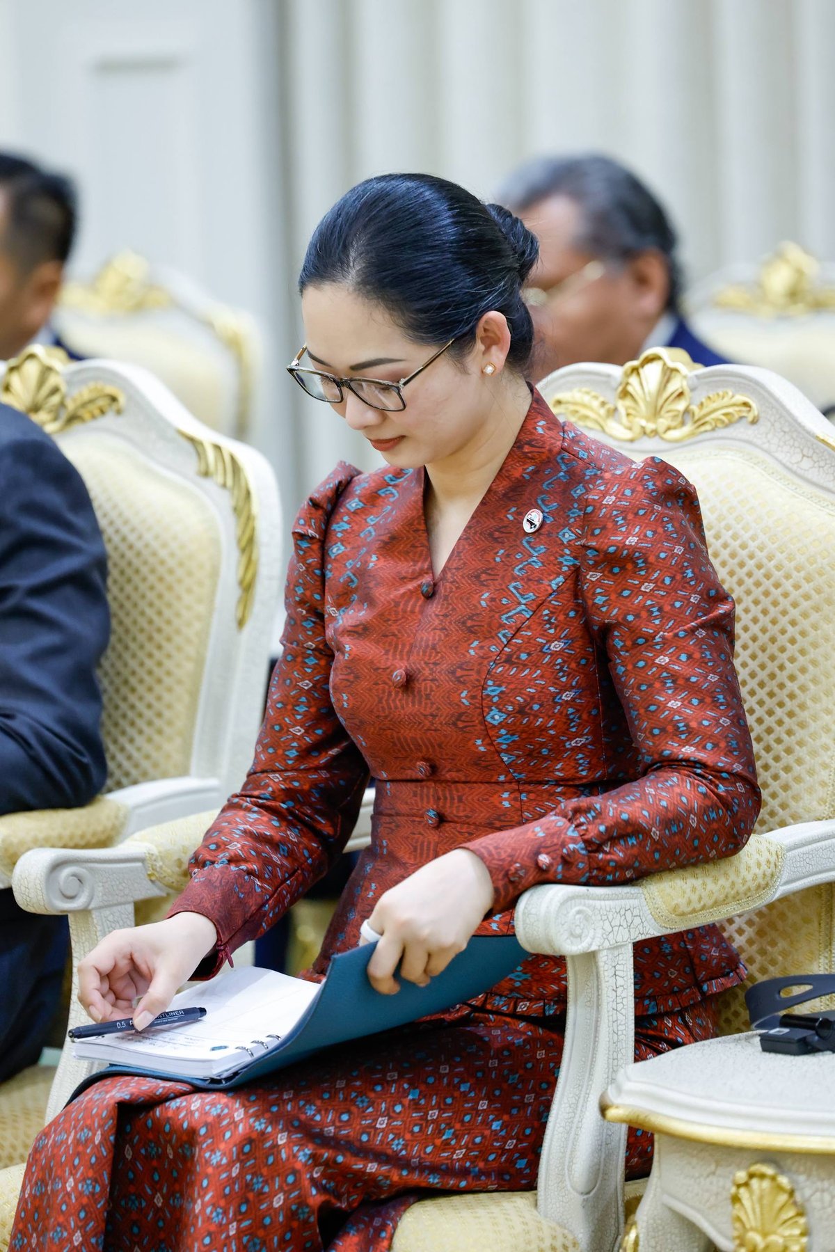 洪玛奈总理会见美国加州议员代表团 讨论双边合作