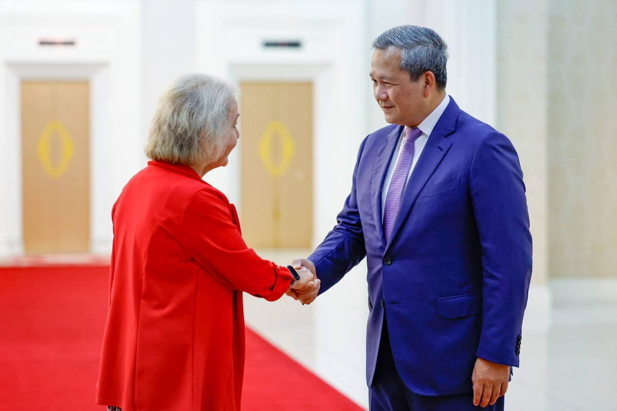 洪玛奈首相在和平大厦会见英国外交部印太事务官员,双方就双边合