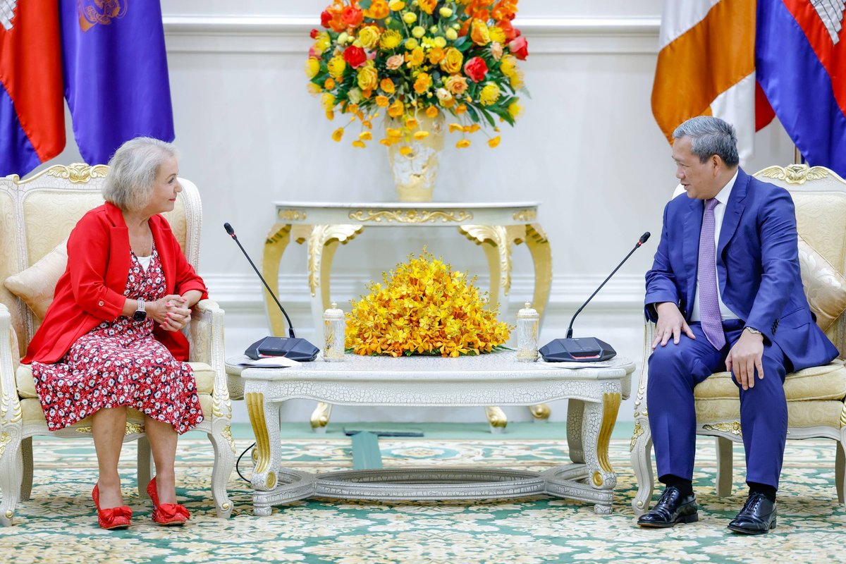 洪玛奈首相在和平大厦会见英国外交部印太事务官员,双方就双边合
