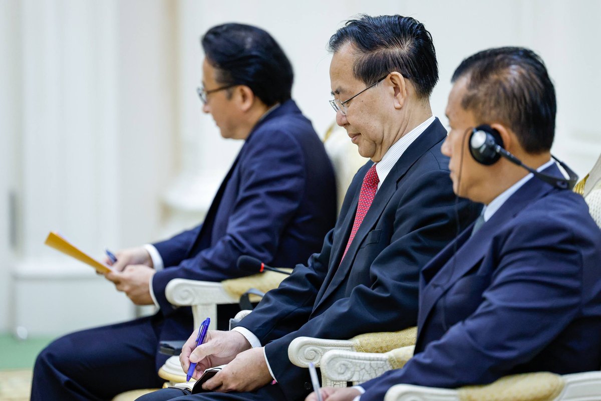 洪玛奈首相在和平大厦会见英国外交部印太事务官员,双方就双边合
