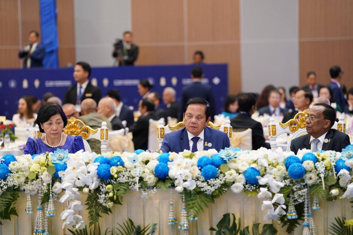 洪森主持ISC-2晚宴 招待各国议会代表团