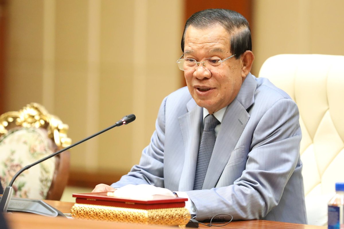 柬埔寨参议院主席洪森在金边会见越南国会副主席阮氏清,双方就双