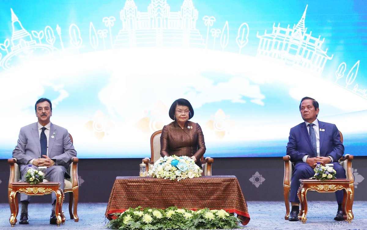 柬埔寨国会主席主持第二届议长会议闭幕式