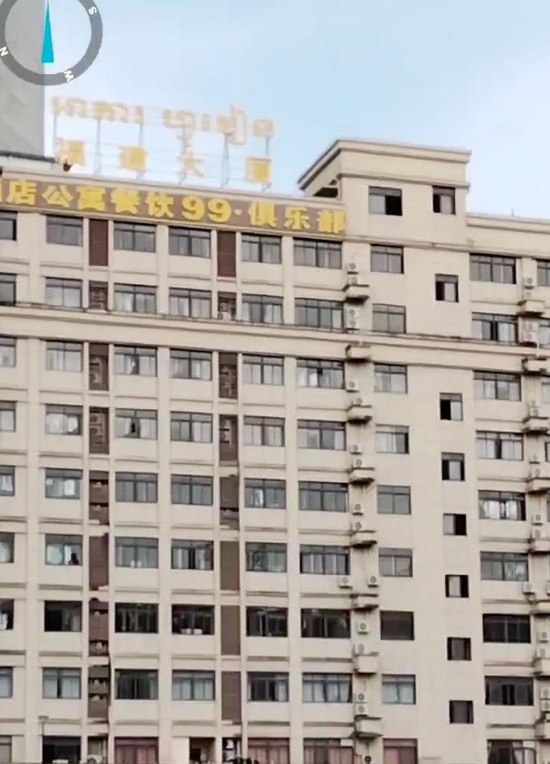西港星都汇酒店发生坠楼事件 多人被宪兵带走