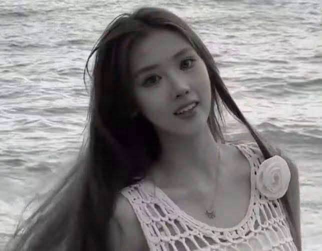 网红姜小柔因车祸身亡 曾因砸碎观音像引发争议