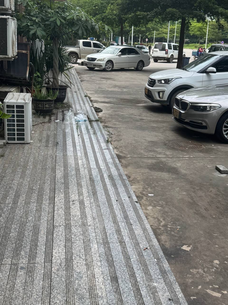 金三角特区因老挝总理到访,安保措施显著加强,多路口有警察执勤