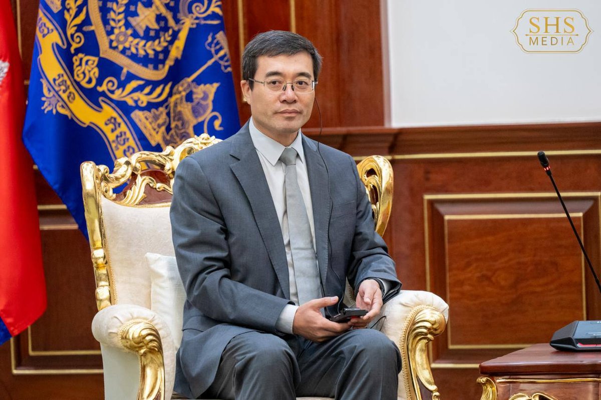 洪森会见中国外交学院院长 强化中柬学术交流